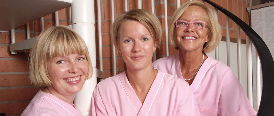 Henkilökuntamme Jutta Viitaniemi-Karppinen (vasemmalla), Piia Mäkelä ja Leena Viitaniemi.